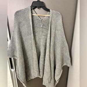 Aerie One Size Oversized Poncho Sweater Gray Neutral Comfy Lagenlook Boho Casual